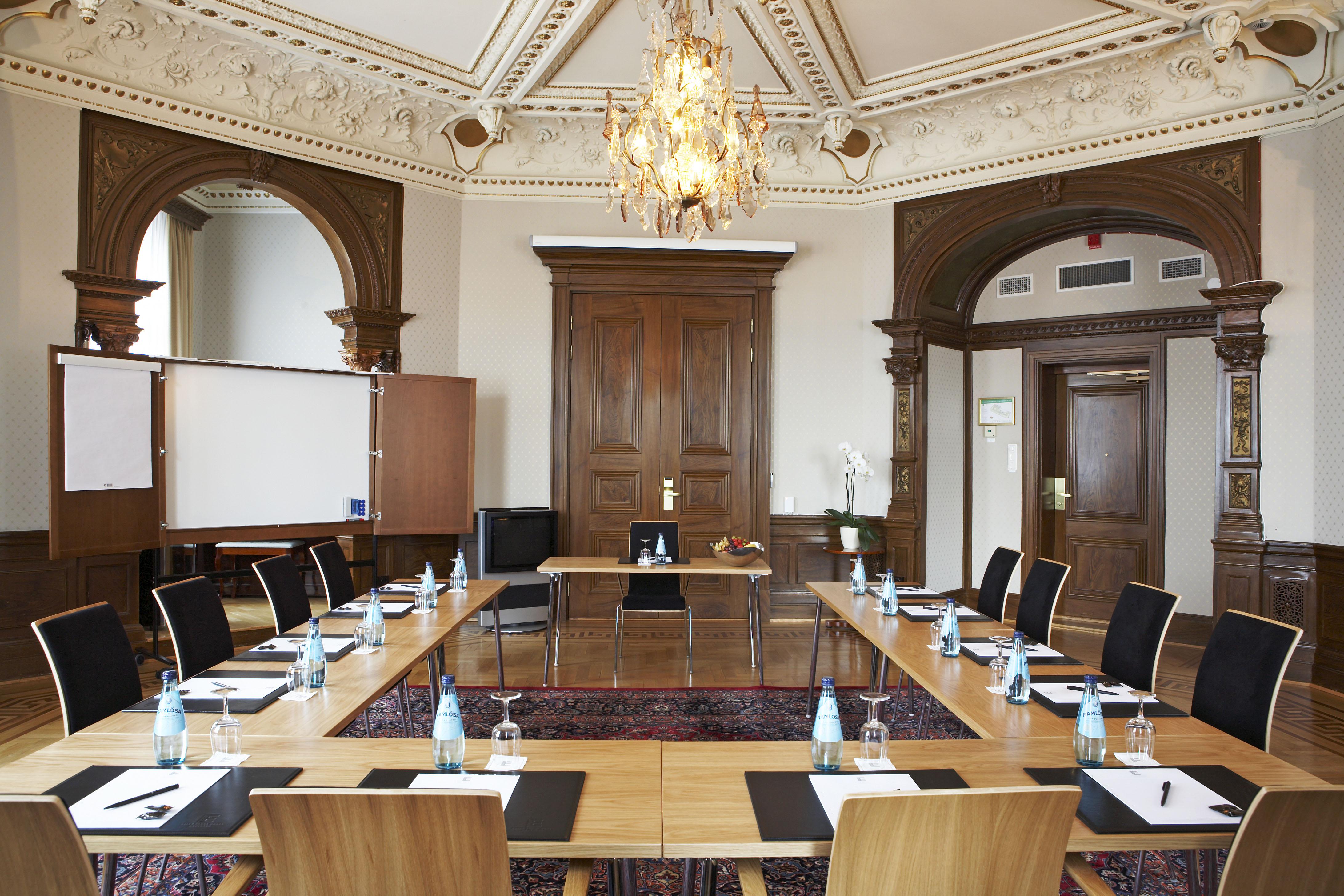Hotell Elite Plaza 4*